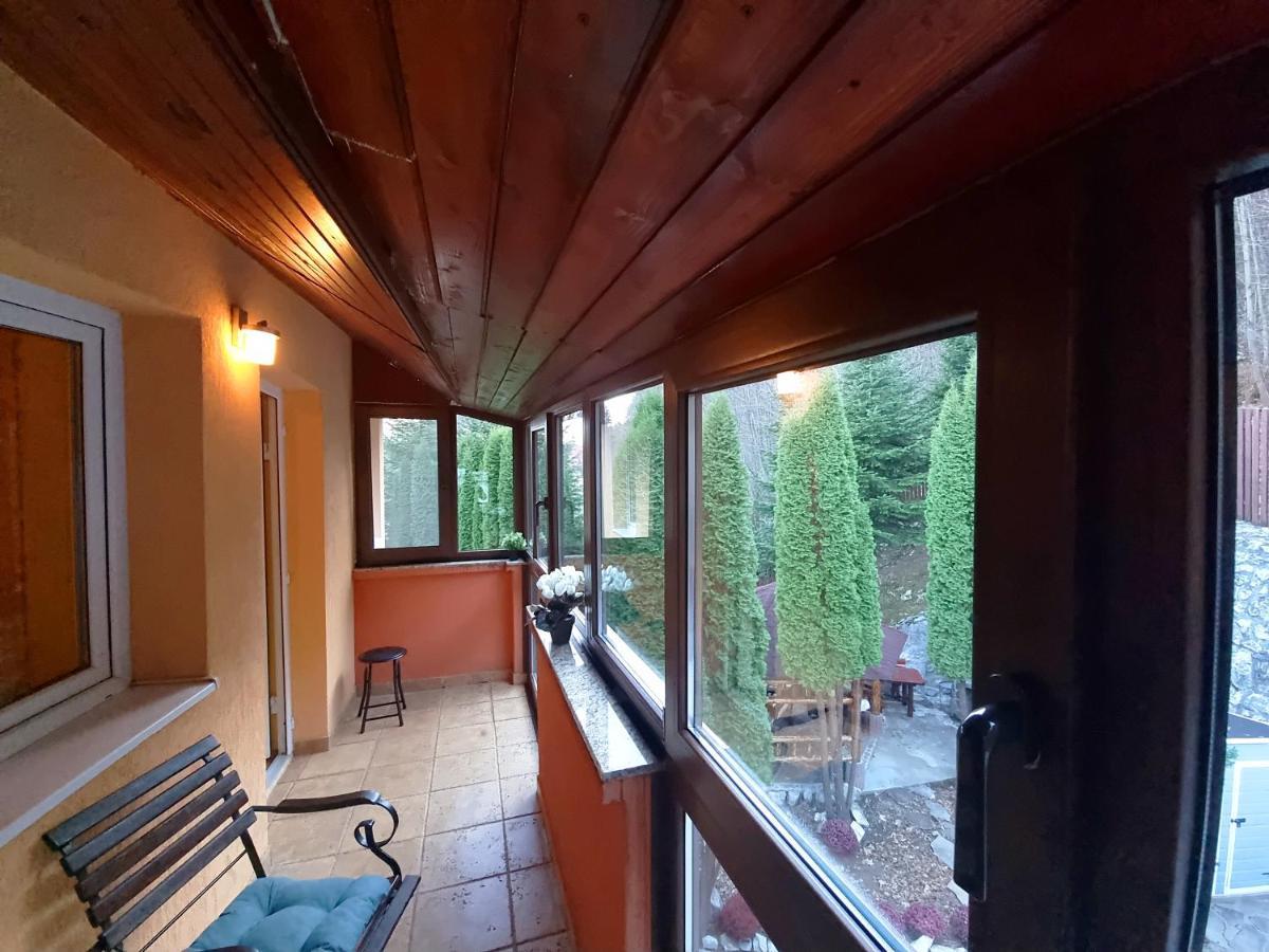 Marble Villa: Luxury Estate - Central But Intimate Sinaia Eksteriør billede